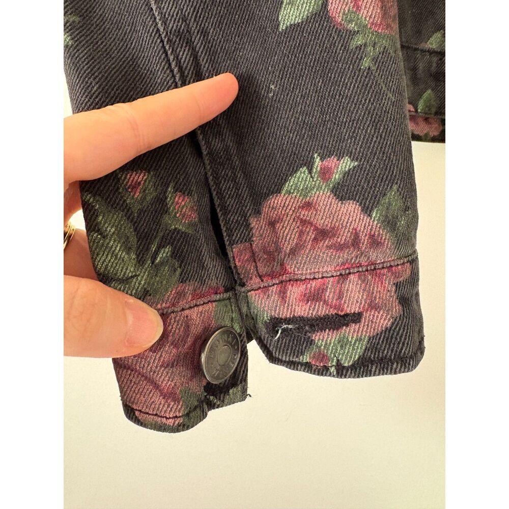 Monki Faded Black Denim Cropped Jacket Dusty Pink Rose XS Grunge Boho Floral - Picture 6 of 8